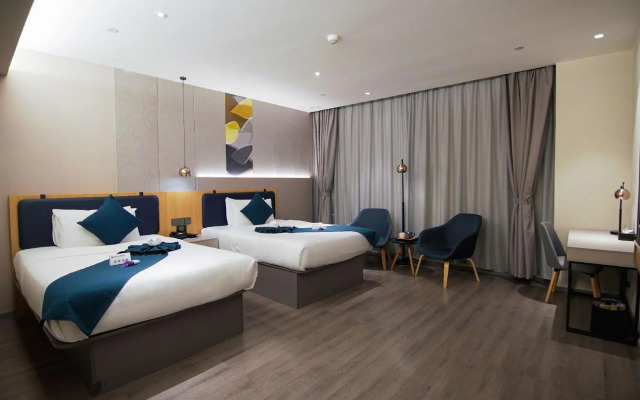 Homeinn Selected Hotel (Zhongshan Lihe Plaza Tiyu Road)