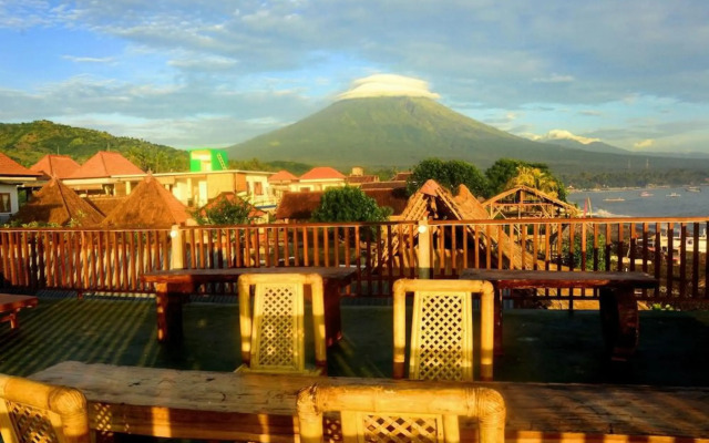 Amed Sunset Beach