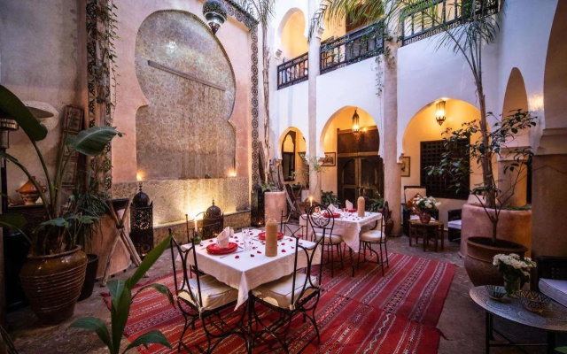 Riad Mur Akush