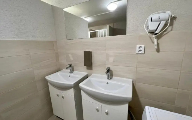 Hostel H18