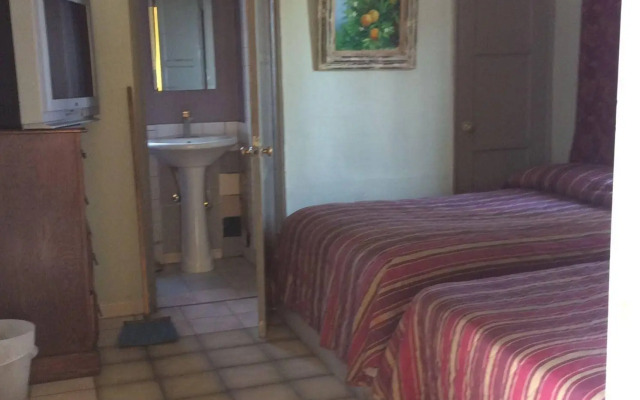 Pavilions Motel