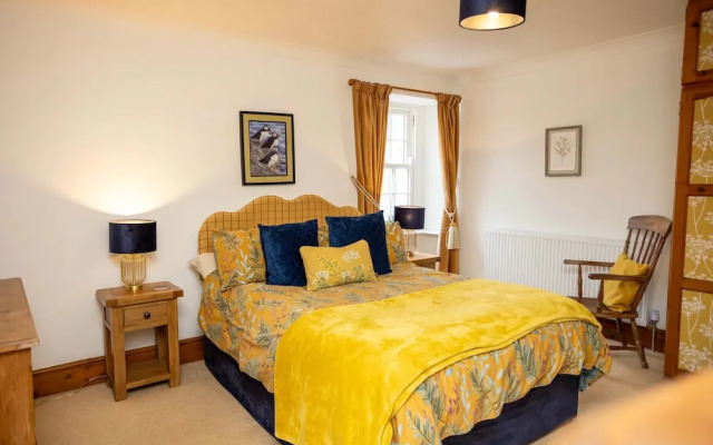 Hall House 3 Bedroom House St Florence