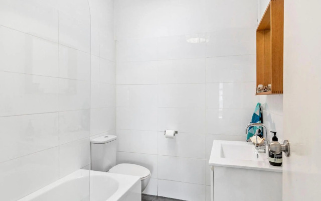 BOMBORA Gerroa 4pm check out Sundays