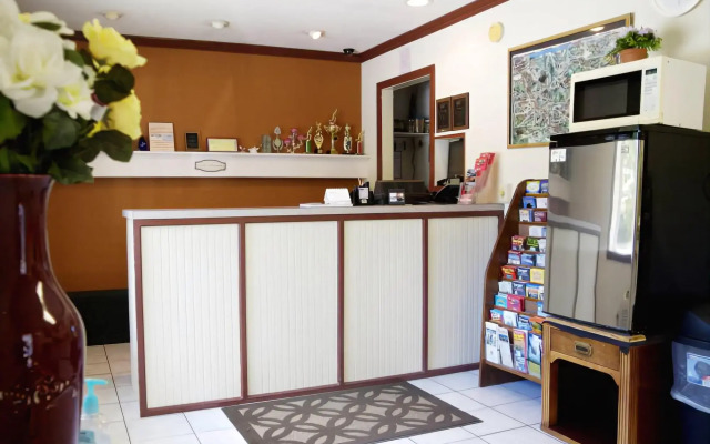 Red Carpet Inn & Suites
