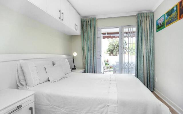 Corner House large 1 bedroom apartment