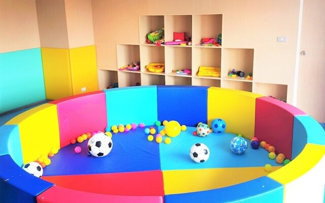 Grande Caribbean Resort - Sleeps 2