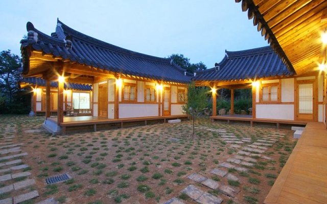 Gyeongju Hanok Pen Town Guesthouse
