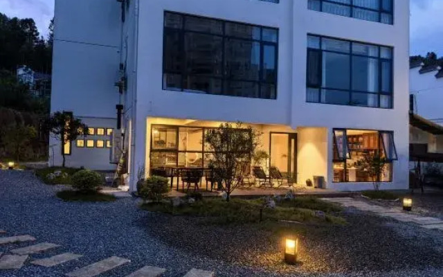 Taining Extraordinary Companion Mountain Residence