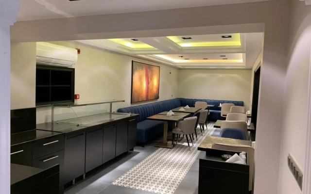 Regency World Hotel&Suites