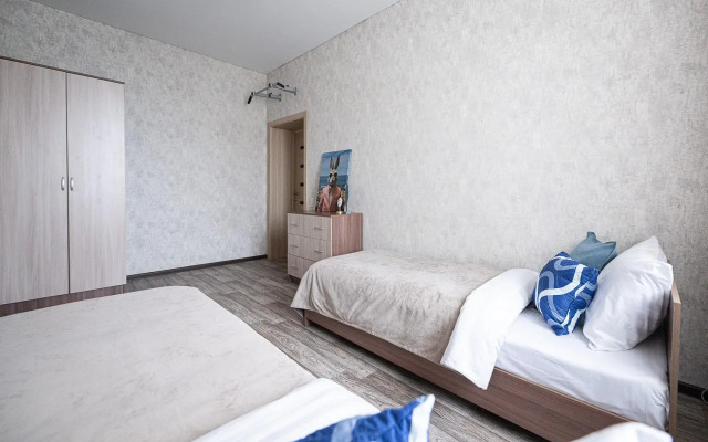 Пять Звезд на Ленина 51