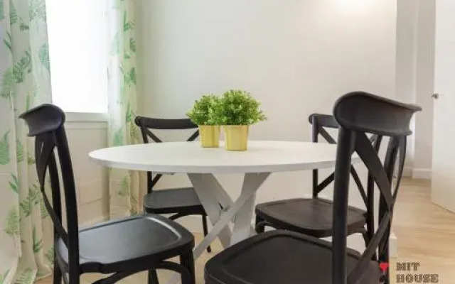 Mit House Universidad En Madrid