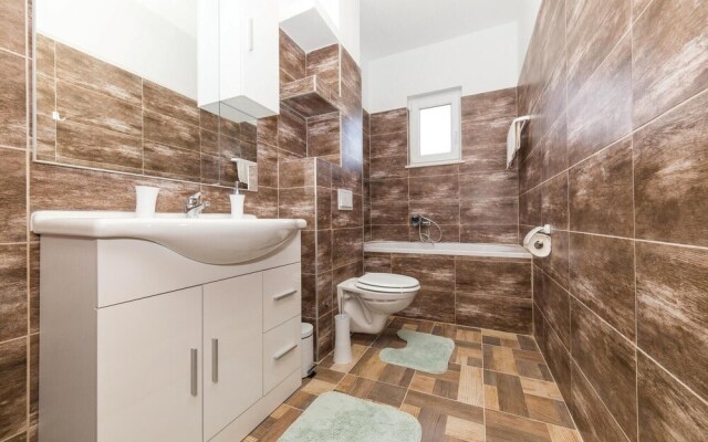 Nice Home in Kastel Stafilic With Wifi and 3 Bedrooms