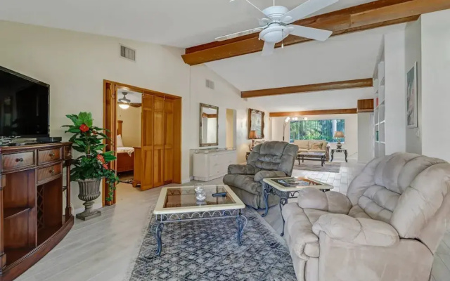 228 Bay Shore Dr