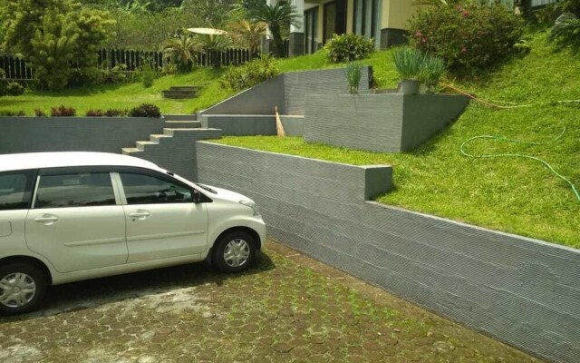 Aldeoz Ciater Cikole Villa Subang