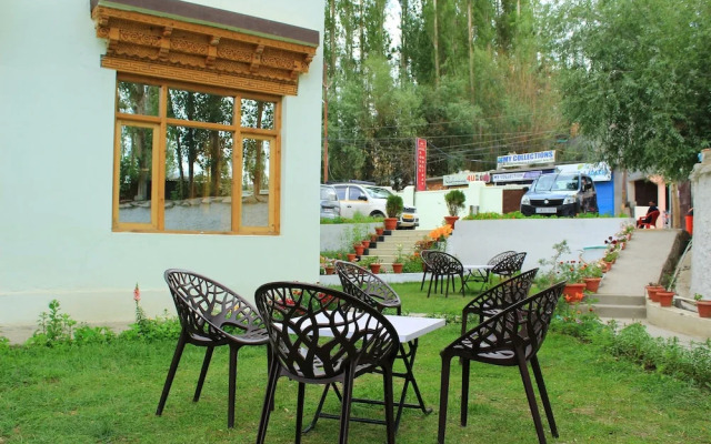 Royal Holiday Hotel