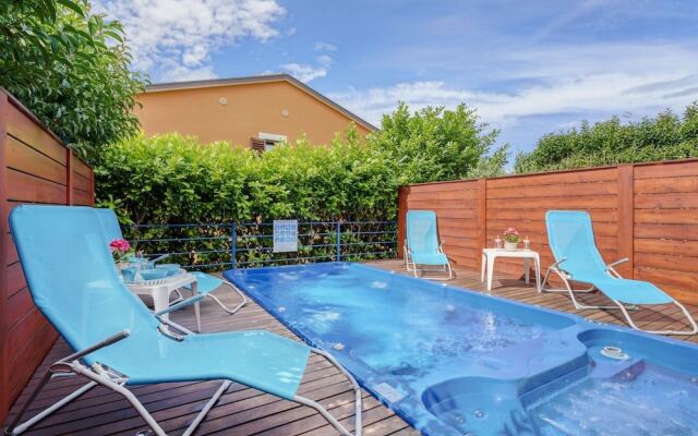 Modern Holiday Home in Umag With Private Whirlpool