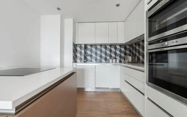 Stunning 2B Vauxhall Apt near Thames & Tube