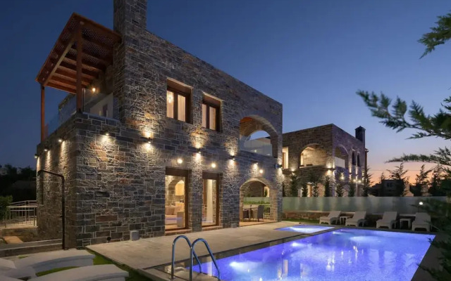 Turtulli Castle Stone Villa 1 - Private Pool Oasis