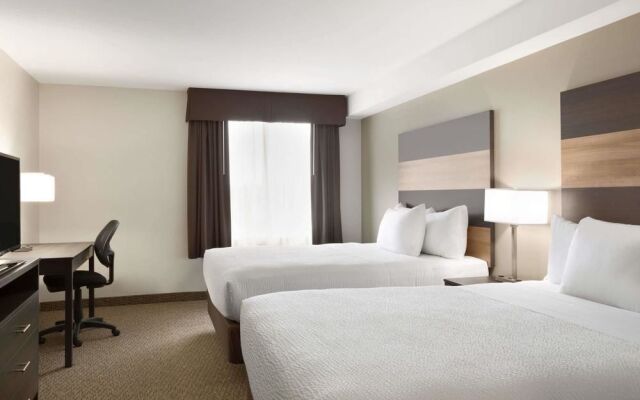 Days Inn And Suites Lindsay