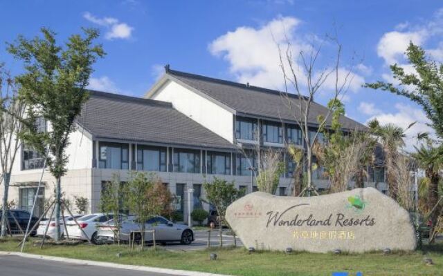 Wonderland Resort