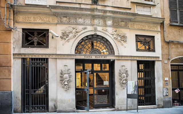 Rosa Homes - The Red