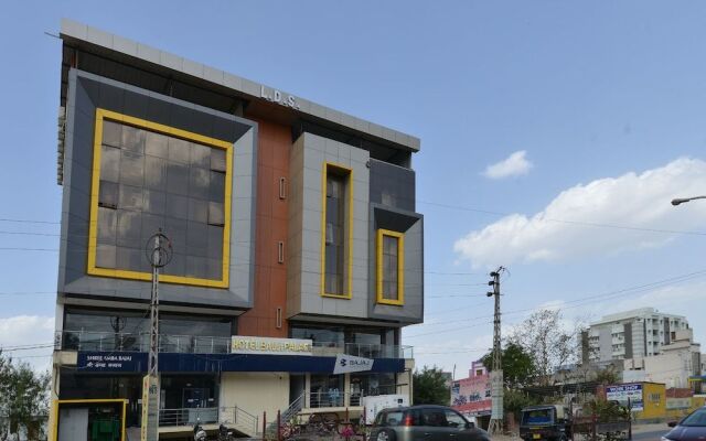 OYO 12694 Hotel Bauji Palace