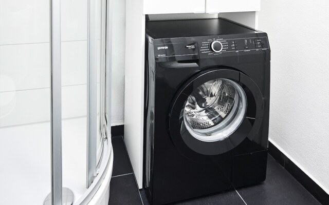 criston apartments - central living P