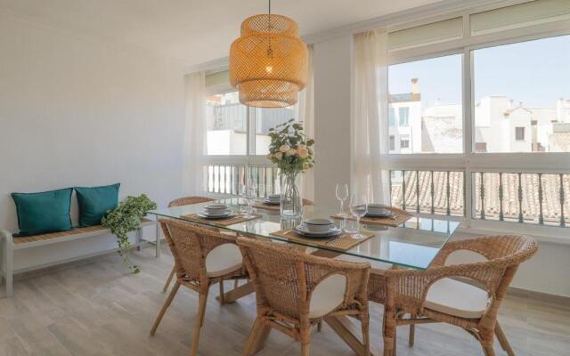 C103 - Sunny Terrace, Old Town Views
