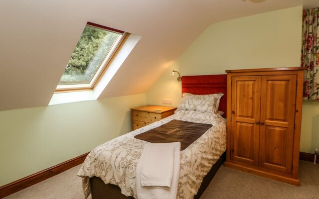 Holly Lodge