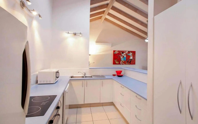 7 Depper Cosy Beach House in Central Sunshine Beach