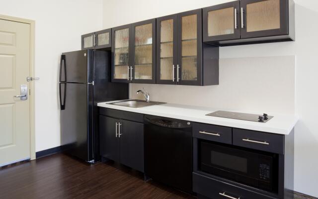 Candlewood Suites Dickinson ND by IHG