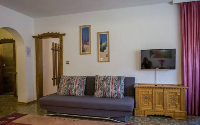 Cozy Apartment with Garden in Tyrol