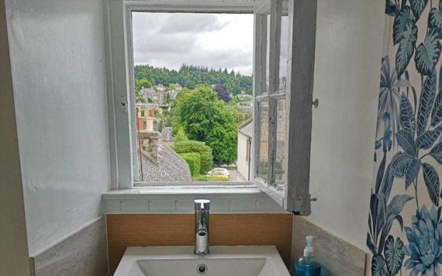 Central 3 bed flat, Forres