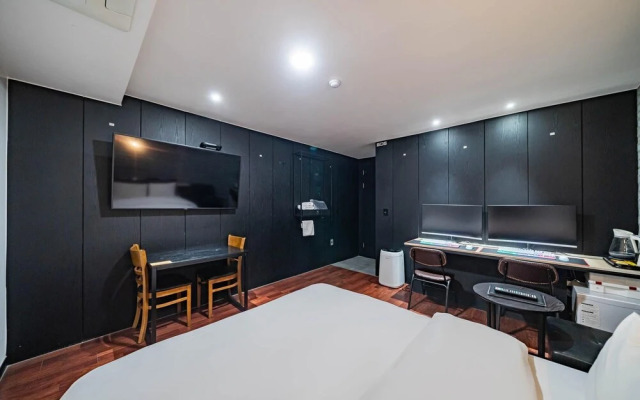 Goyang (Jugyo) Stay Bishop Hotel