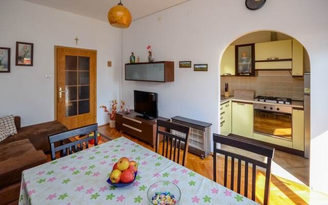 Apartments Anamarija