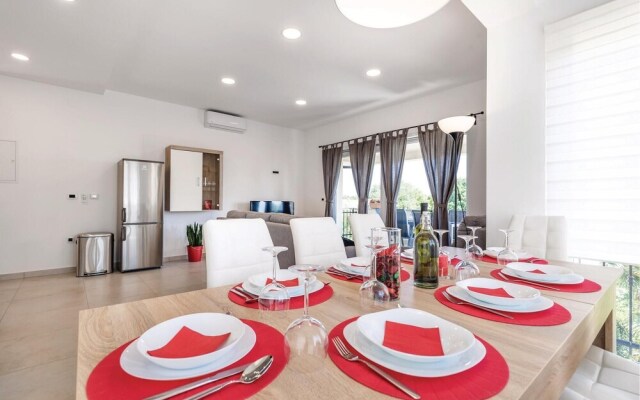 Stunning Home in Matulji With Wifi and 4 Bedrooms