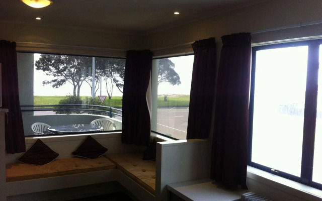 Ocean Waves Hotel