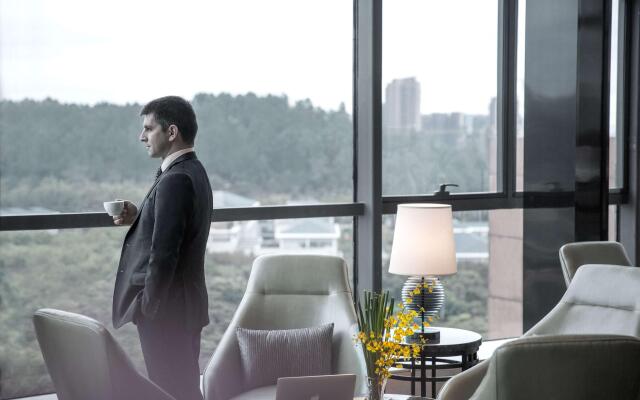 DoubleTree by Hilton Guangzhou Science City-Free Shuttle Bus Service During Canton Fair Period