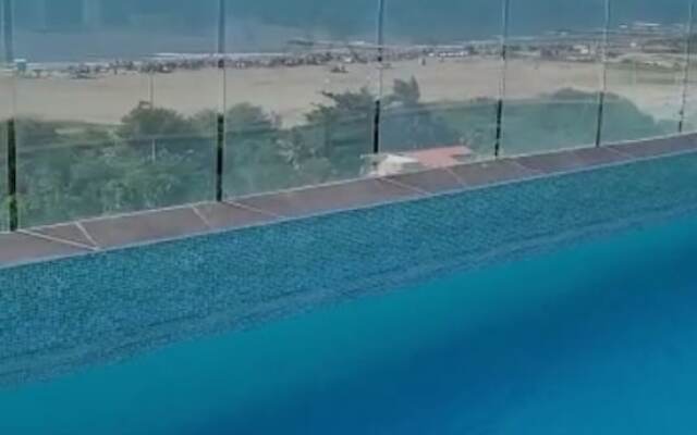 Apartment by the sea