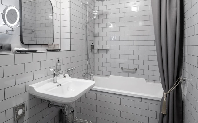 The Viaduct Suites & More