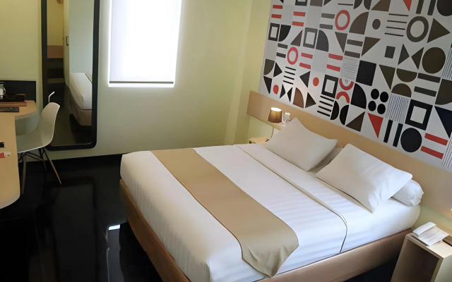 Front One Inn Kediri