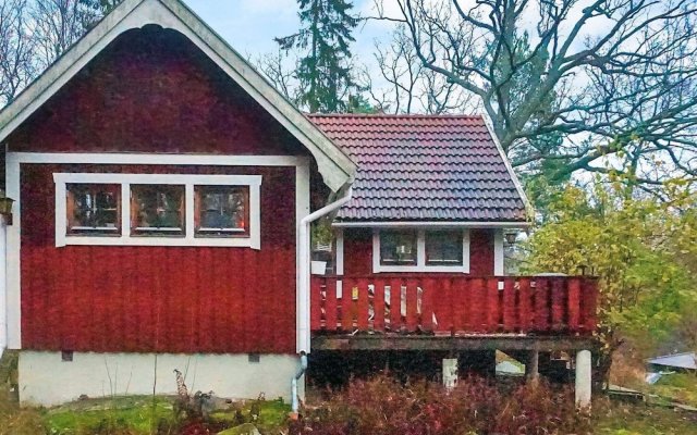 6 Person Holiday Home in Djurhamn