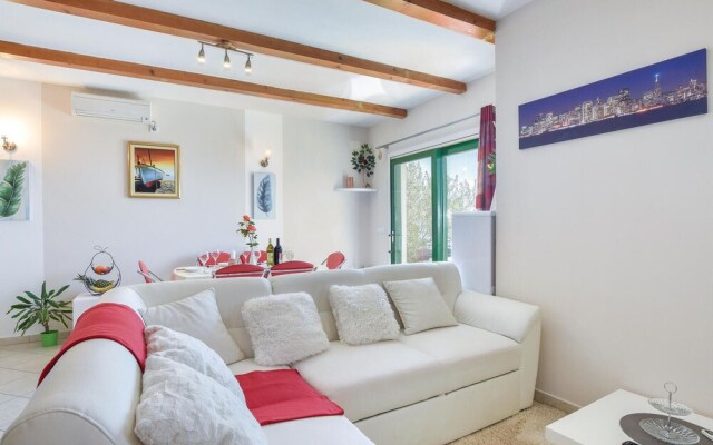 Stunning Home in Podstrana With Wifi and 3 Bedrooms