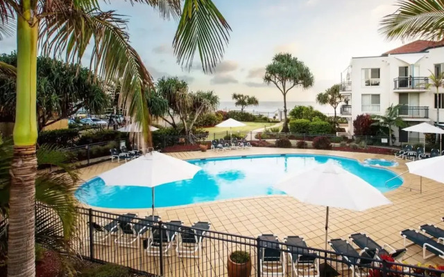 Beach Resort Ground Unit With Parking