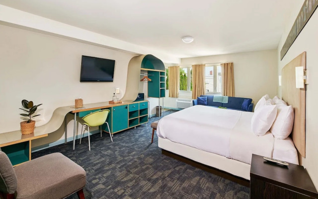 Greenporter Hotel