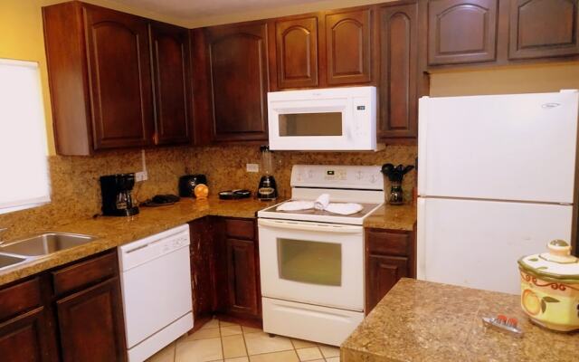 Bonita 603a 2 Bedrooms 1 Bathroom Condo