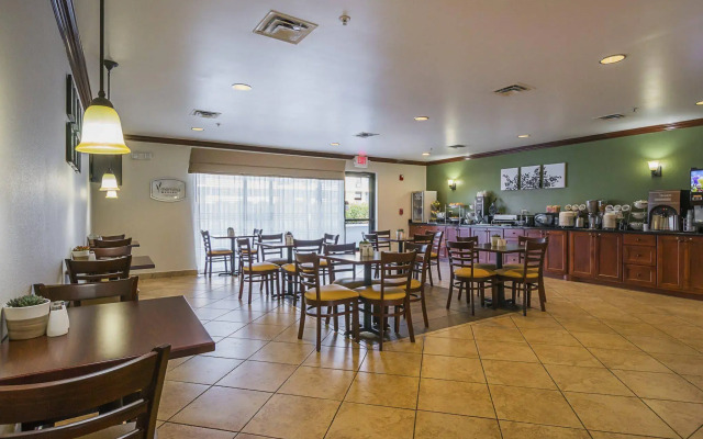 Sleep Inn And Suites Manchester