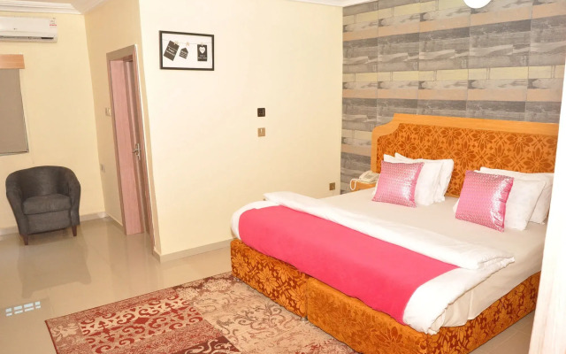 Ne-Yo Hotel and Suites