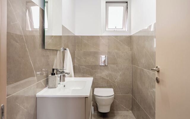 YAMAS Urban Living Pool Penthouse Marvel