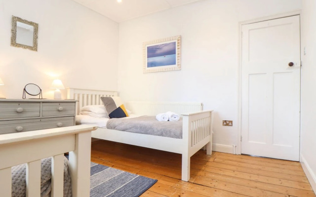 2 Chapel Place